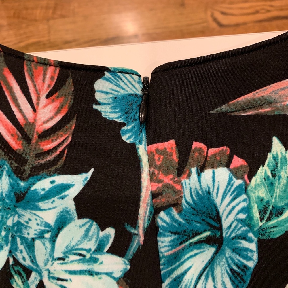 Cocktail dress - Picture 2 of 8